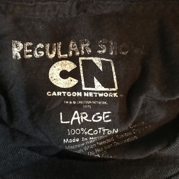 𝅺men’s size large T-shirt with “Regular Show” graphic. Black in colour. Unisex. - Picture 3 of 3